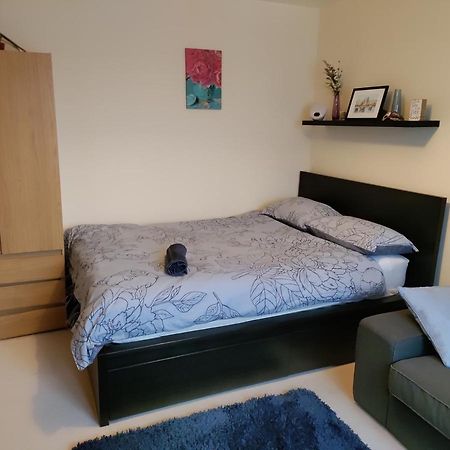 Double Room In A Top Floor Shared Apartment Northampton Extérieur photo