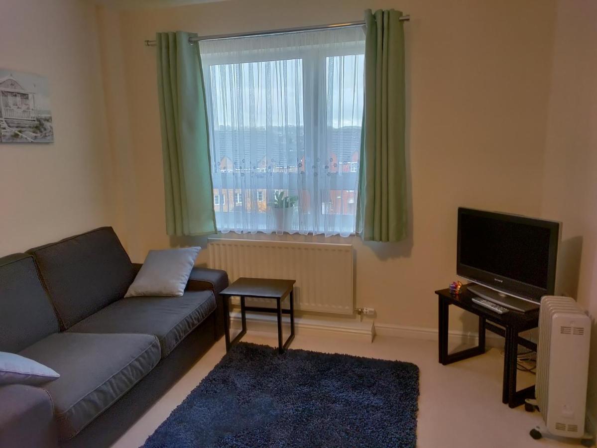 Double Room In A Top Floor Shared Apartment Northampton Extérieur photo