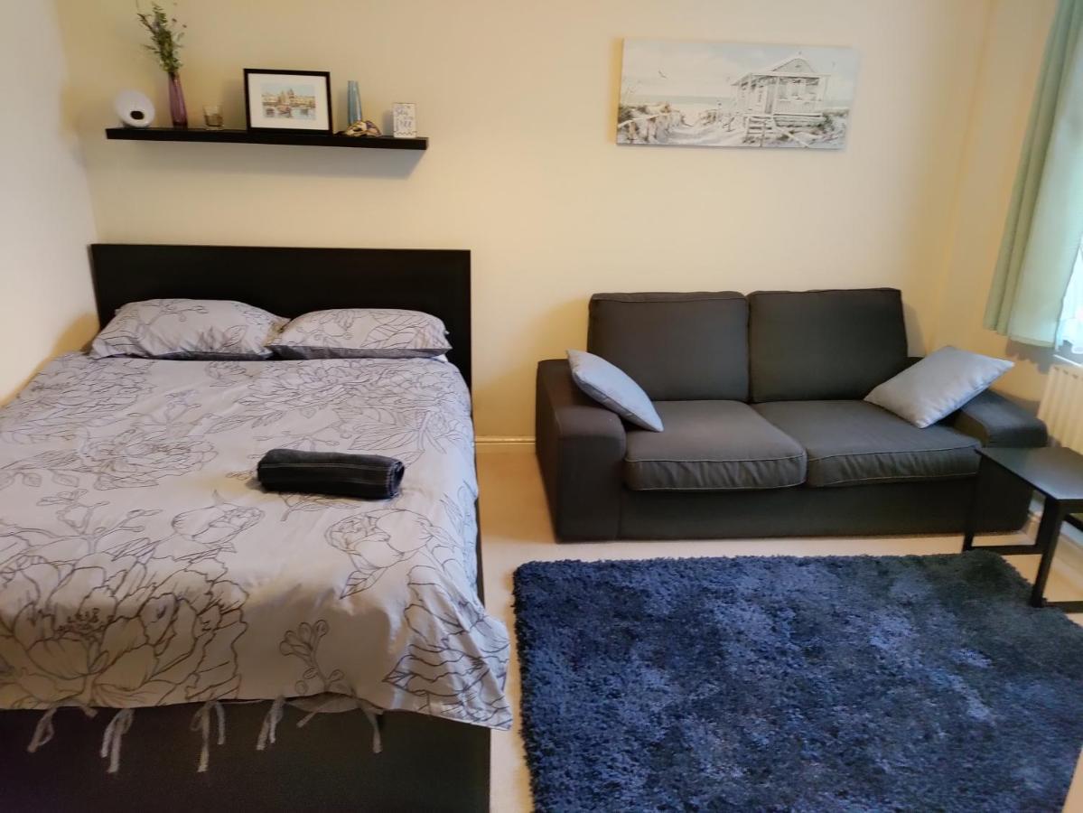 Double Room In A Top Floor Shared Apartment Northampton Extérieur photo