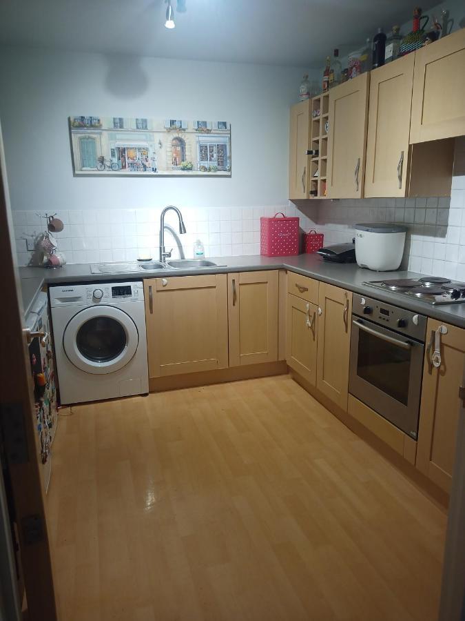 Double Room In A Top Floor Shared Apartment Northampton Extérieur photo